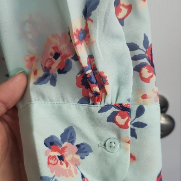 Women's button down - Picture 3 of 4